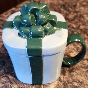 Anthropologie Blue with Green Present Coffee/Tea Mug w/cover